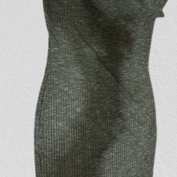 Cable Knit High Neck Cold Shoulder Body Con Dress - Picture 7 of 9